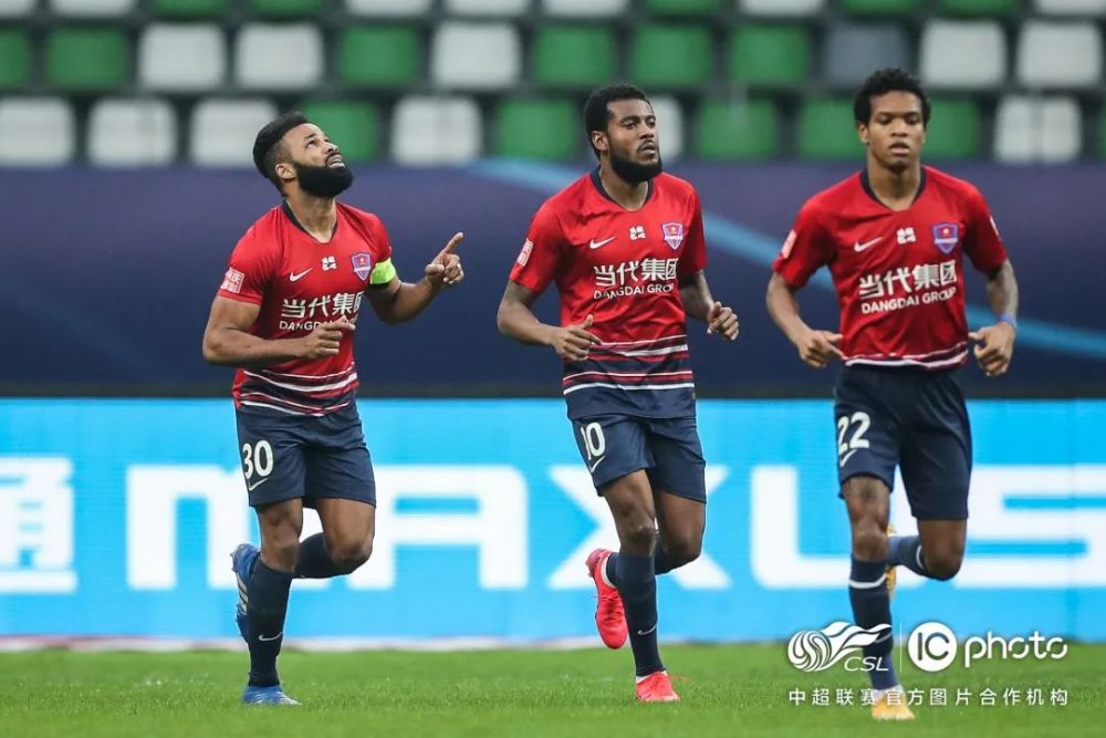 关于圣安东尼奥马刺围绕中超主帅复盘里昂门线救险备战NBA常规赛，媒体一致点评：上海海港临场应变的信息